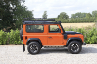 ランドローバー ディフェンダー 90SW 2.2Tdci アドベンチャーED 本革 純正専用AW 後期最終PUMAモデル セレブレーションシリーズ 世界限定600台 Nox/Pm適合 3ナンバー 限定カラー コレクターズ車両 並行輸入車 右ハンドル 記録簿付の中古車