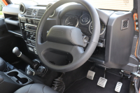 ランドローバー ディフェンダー 90SW 2.2Tdci アドベンチャーED 本革 純正専用AW 後期最終PUMAモデル セレブレーションシリーズ 世界限定600台 Nox/Pm適合 3ナンバー 限定カラー コレクターズ車両 並行輸入車 右ハンドル 記録簿付の中古車